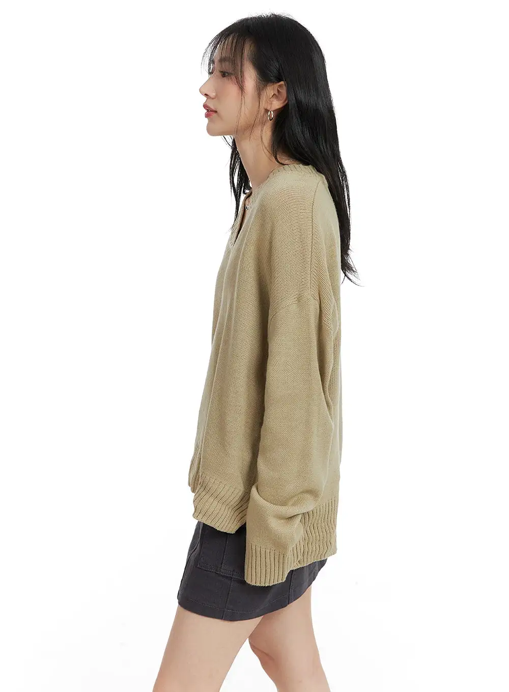 Cozy V-Neck Wool Sweater OM408