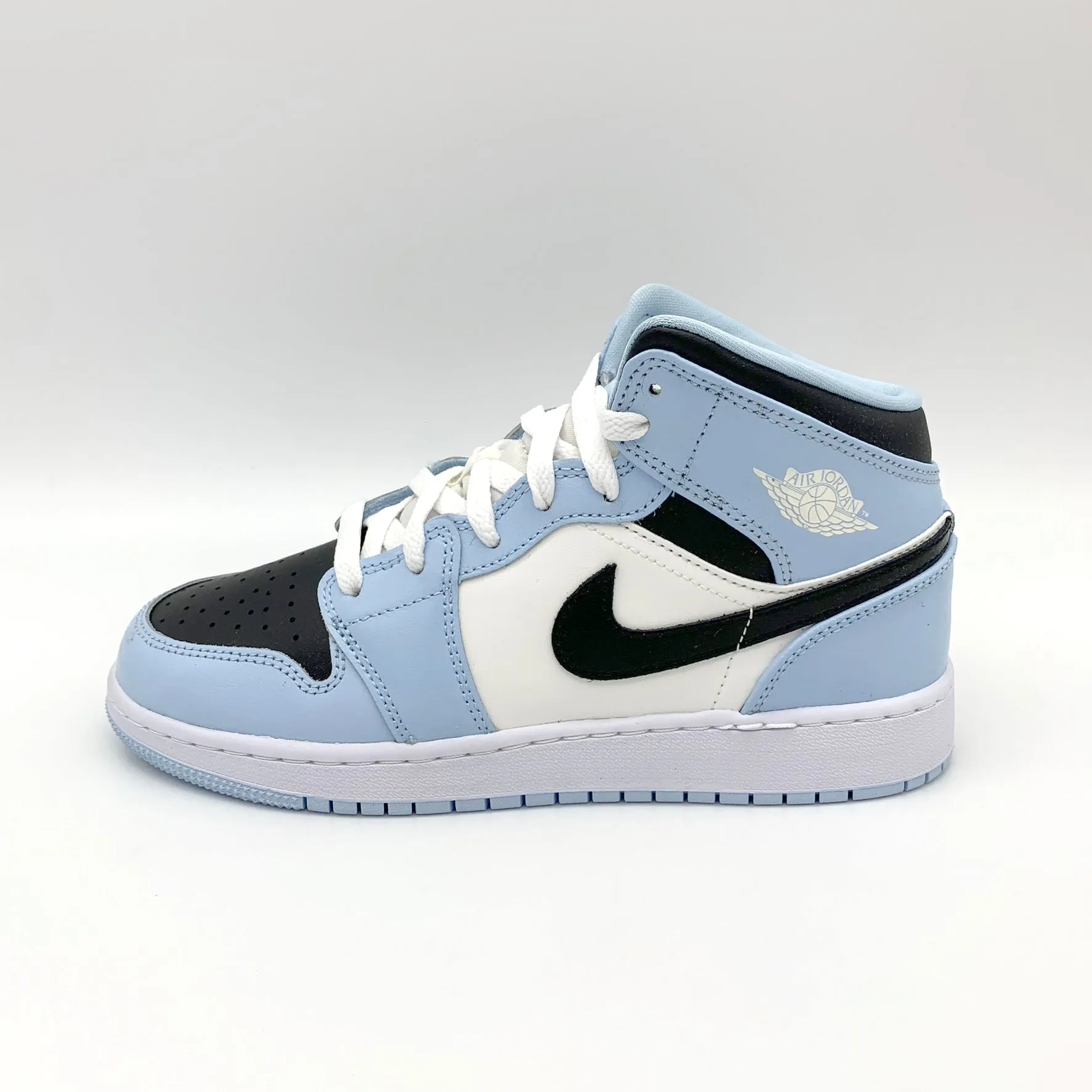 Jordan 1 Mid Ice Blue