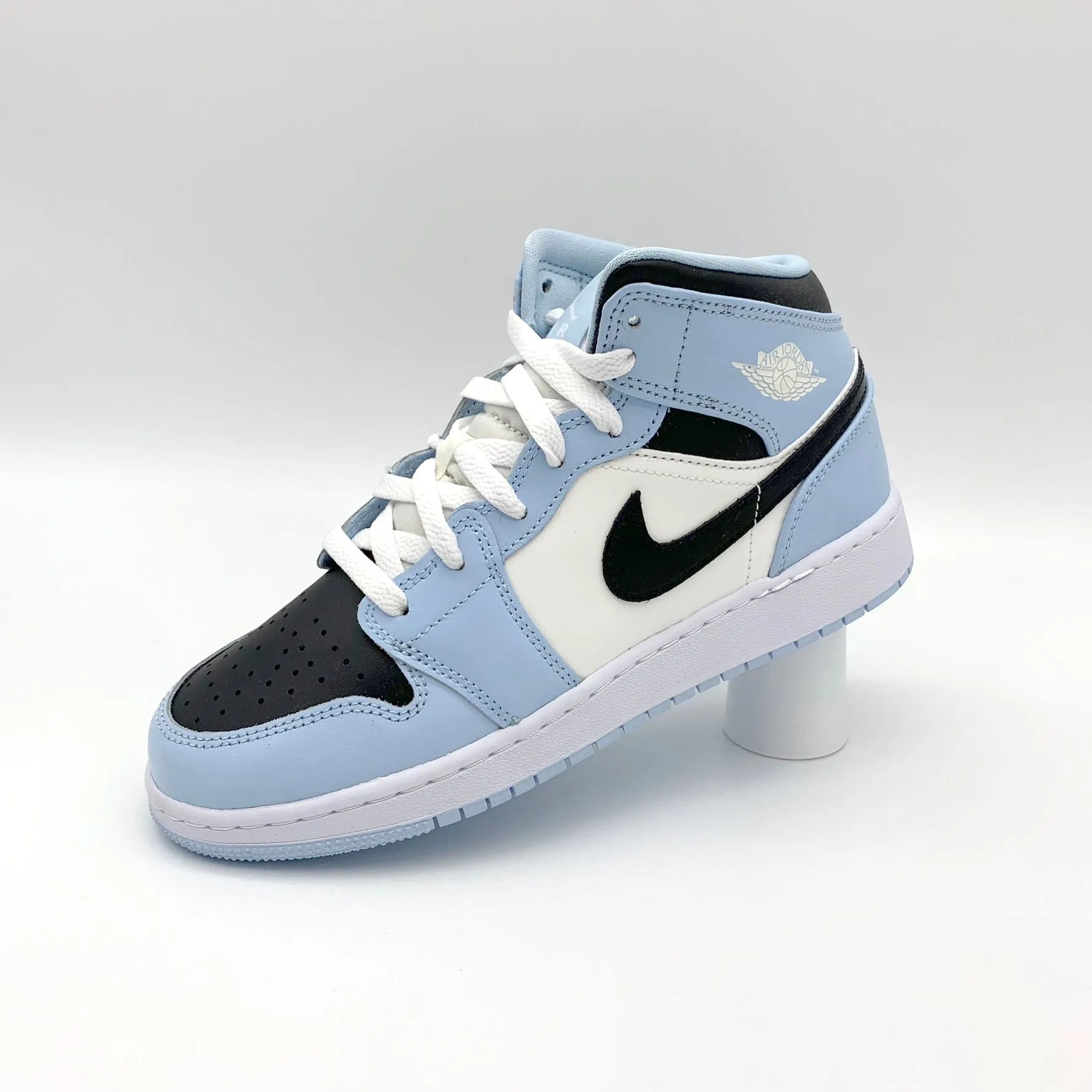 Jordan 1 Mid Ice Blue