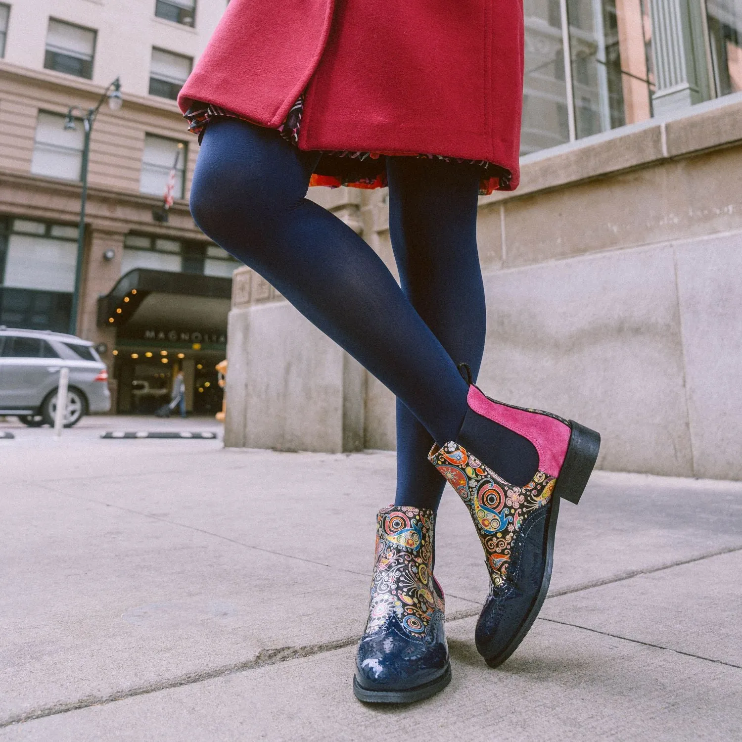 MAMACITA NAVY PINK - Women's almond toe chelsea boot with wingtip brogue detail