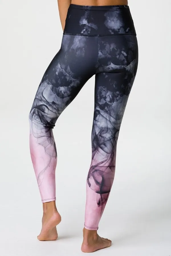 ONZIE // HIGH RISE GRAPHIC LEGGING - SMOKEY