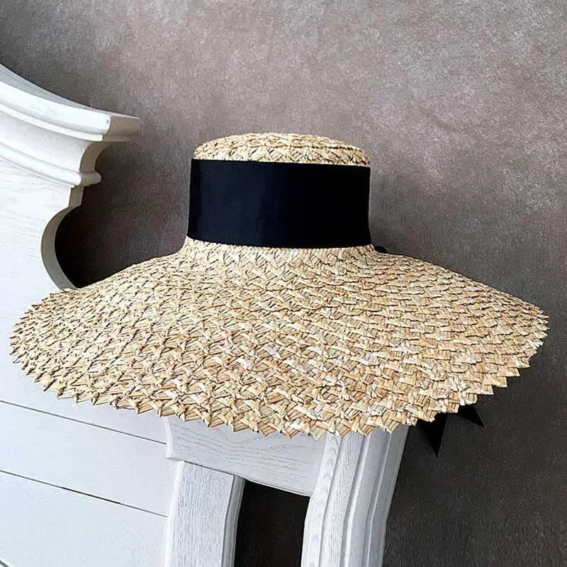 Straw Hat With Wide Sun Bream