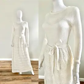 Vintage 1970s White Sweater Maxi Dress / 70s Molly Parnis dress / Size S M