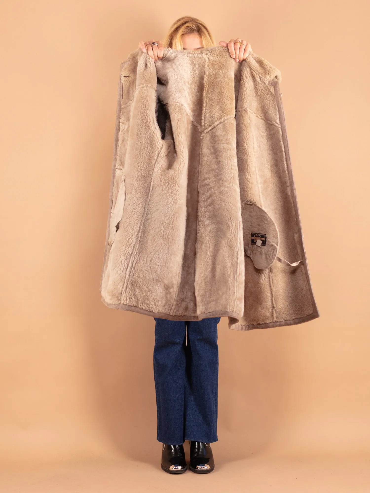 Vintage 80's Women Hooded Sheepskin Coat in Beige